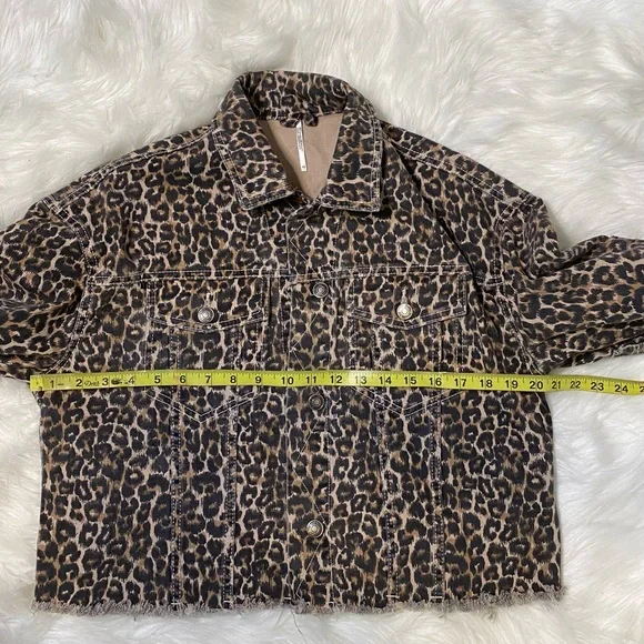 #283 Free People Cheetah Print Denim Jacket size XS - Picture 9 of 13
